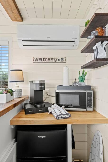 New The Perry Cozy Container Home Fredericksburg Kültér fotó